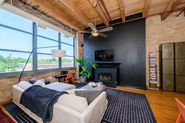 Foto del edificio - 1733 W Irving Park Rd