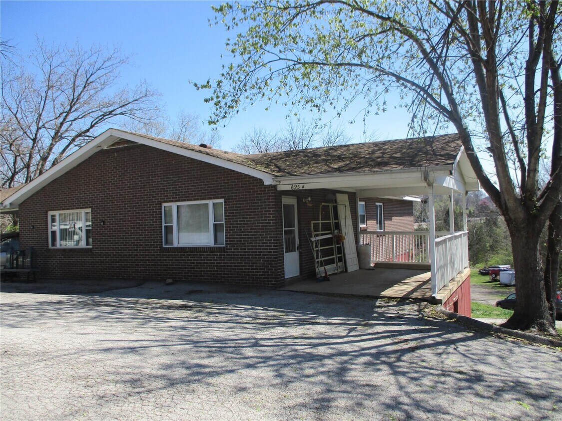 695 Kohnen Dr, Fenton, MO 63026 House Rental in Fenton, MO