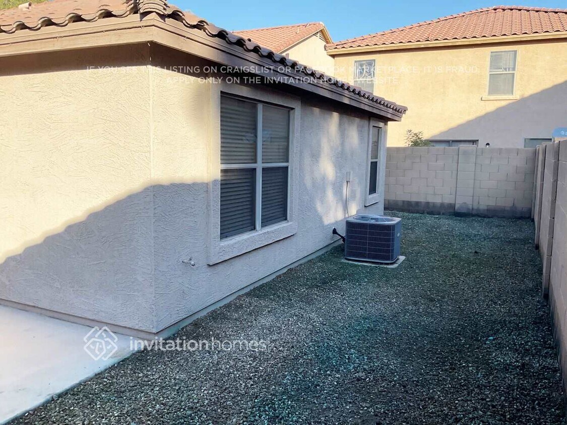 Building Photo - 9537 W Monte Vista Rd