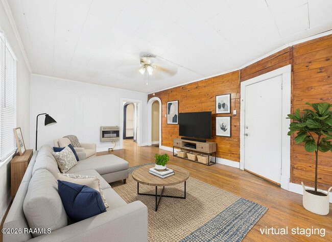 Building Photo - 324 General Mouton Ave