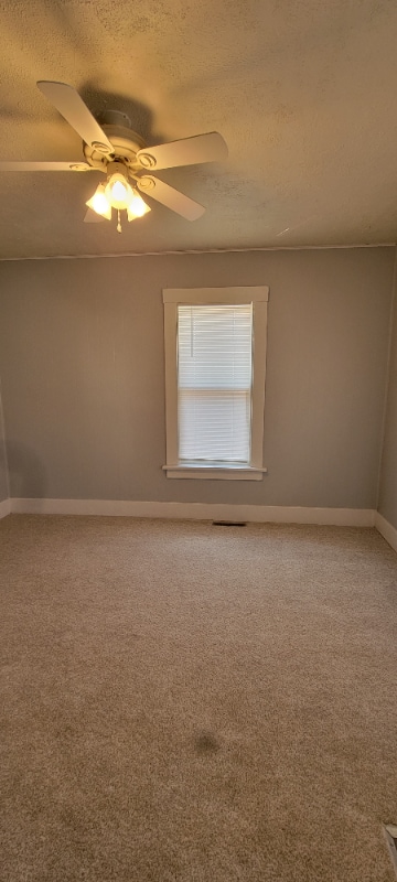 Building Photo - 1008 E Ash St