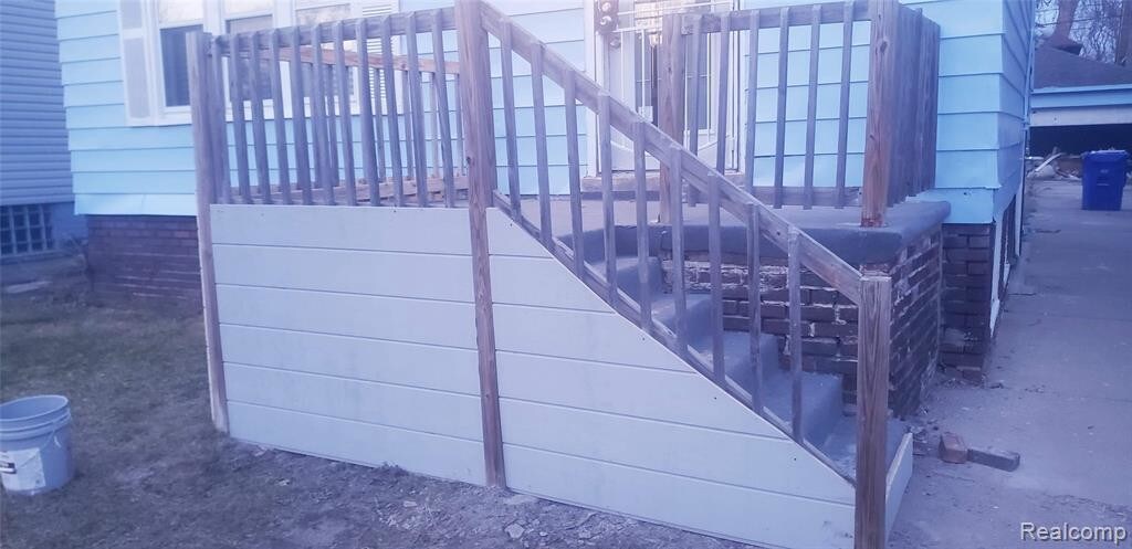 Primary Photo - 332 Newport St
