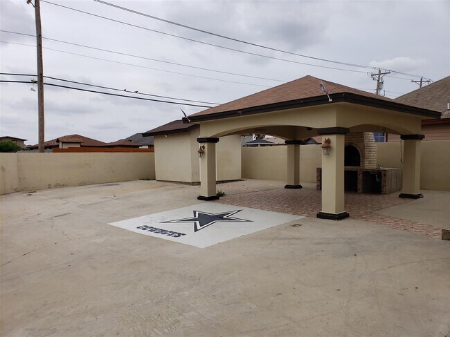 Building Photo - 4401 Marla Dr