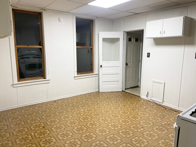 Back Door - 4001 Wood St