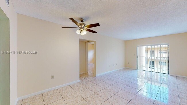 Foto del edificio - 1955 NE 135th St