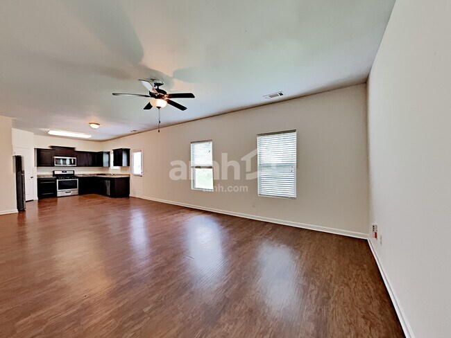 Foto del edificio - 350 Scotland Dr