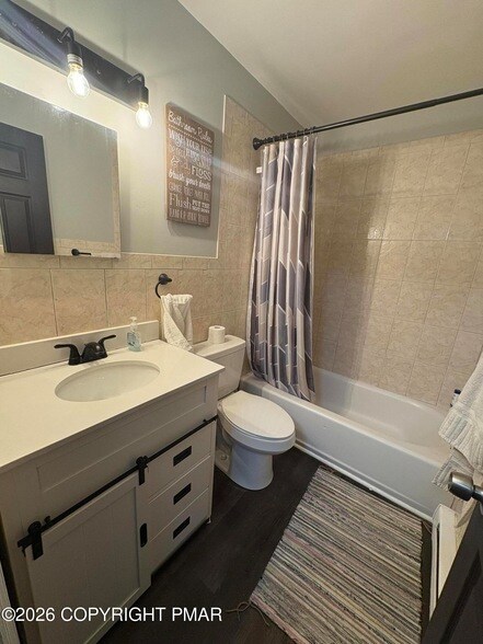 Foto del edificio - 3311 Woodland Dr