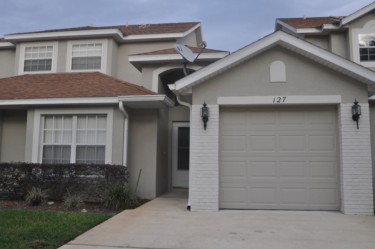 Primary Photo - LAKE MARY: 3/2.5 Townhome in Feathers Edge