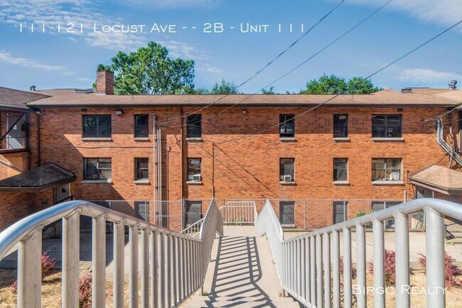 Building Photo - 111-121 Locust St