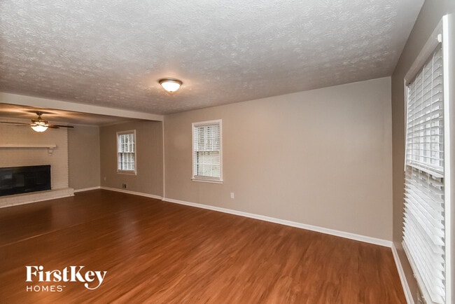 Building Photo - 1711 E Kellogg Cir