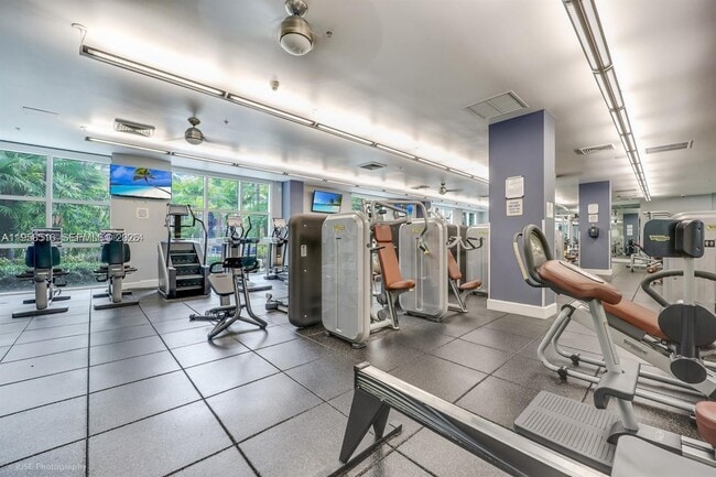 Foto del edificio - 2000 N Bayshore Dr