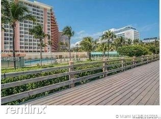Foto del edificio - 2898 Collins Ave