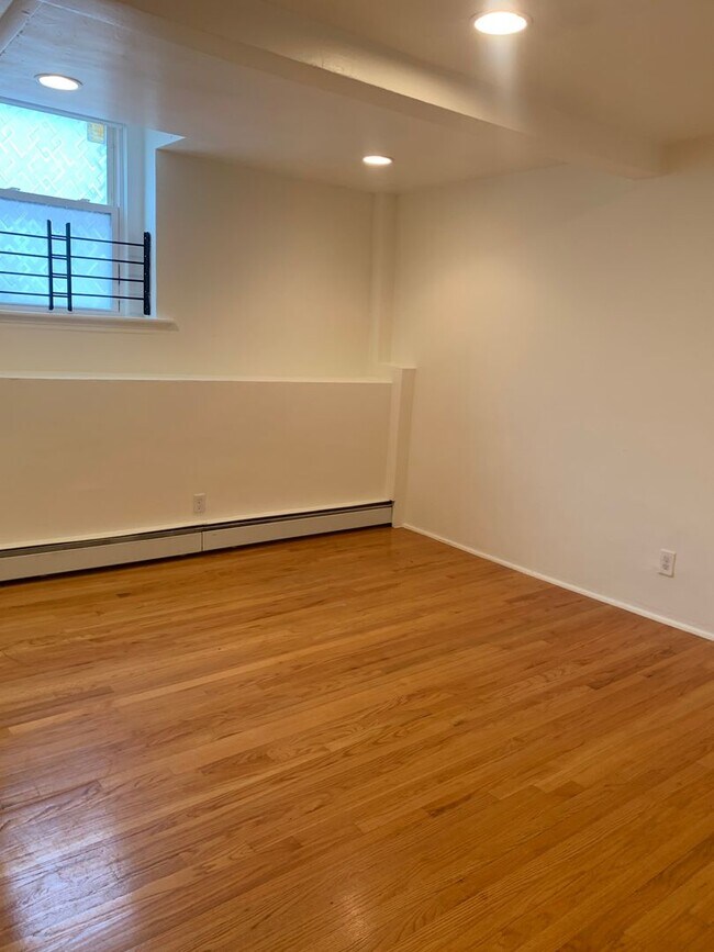 Foto del edificio - 1332 Commonwealth Ave