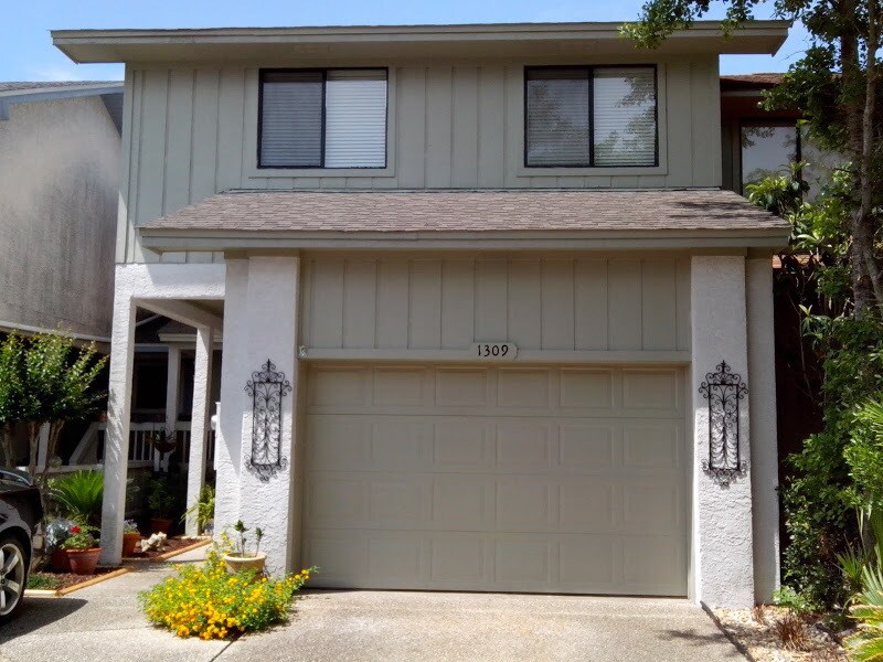 Primary Photo - Spacious Waterfront Townhome w/Convenient ...