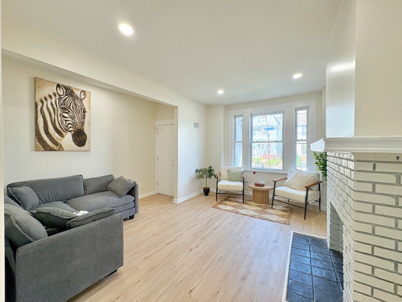Foto principal - 122 Shephard Ave