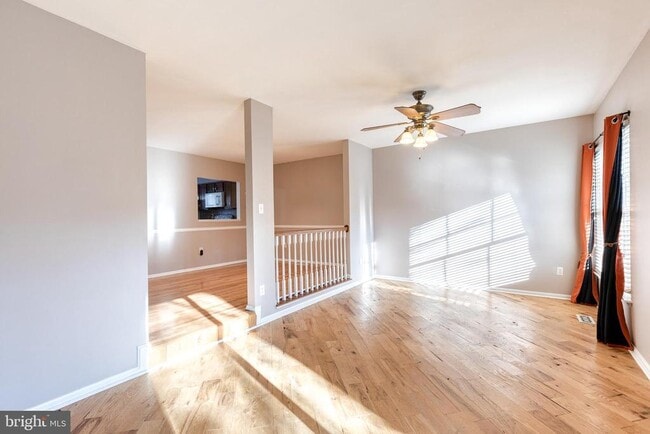 Foto del edificio - 684 Lions Gate Ln