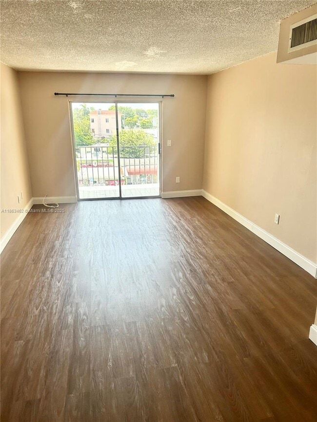 Foto del edificio - 1051 SW 1st St