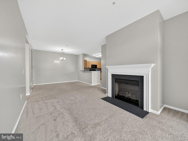 Building Photo - 1311 Karen Blvd