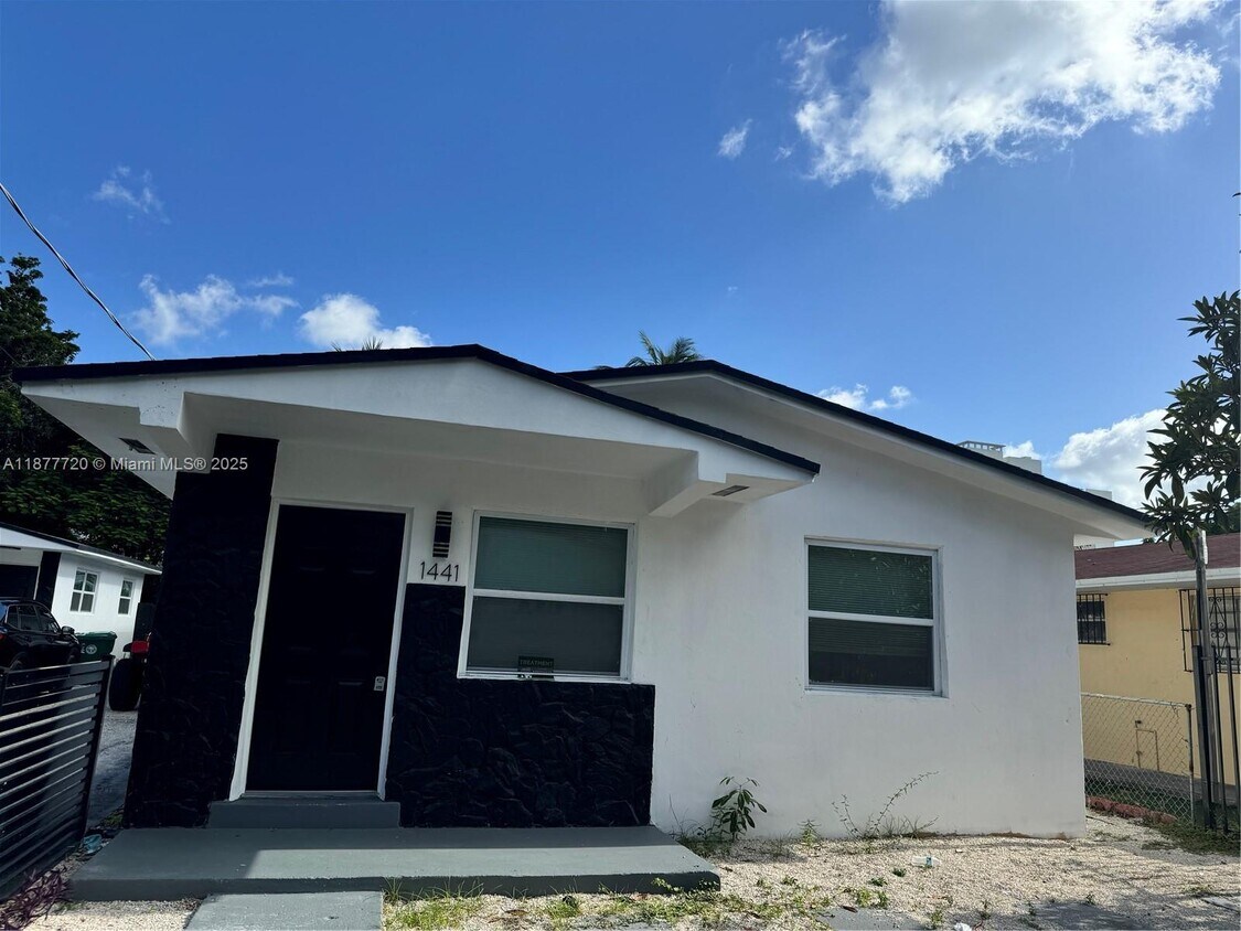 Foto principal - 1445 NW 34th St