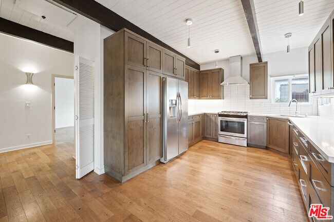 Foto del edificio - 1042 Olancha Dr