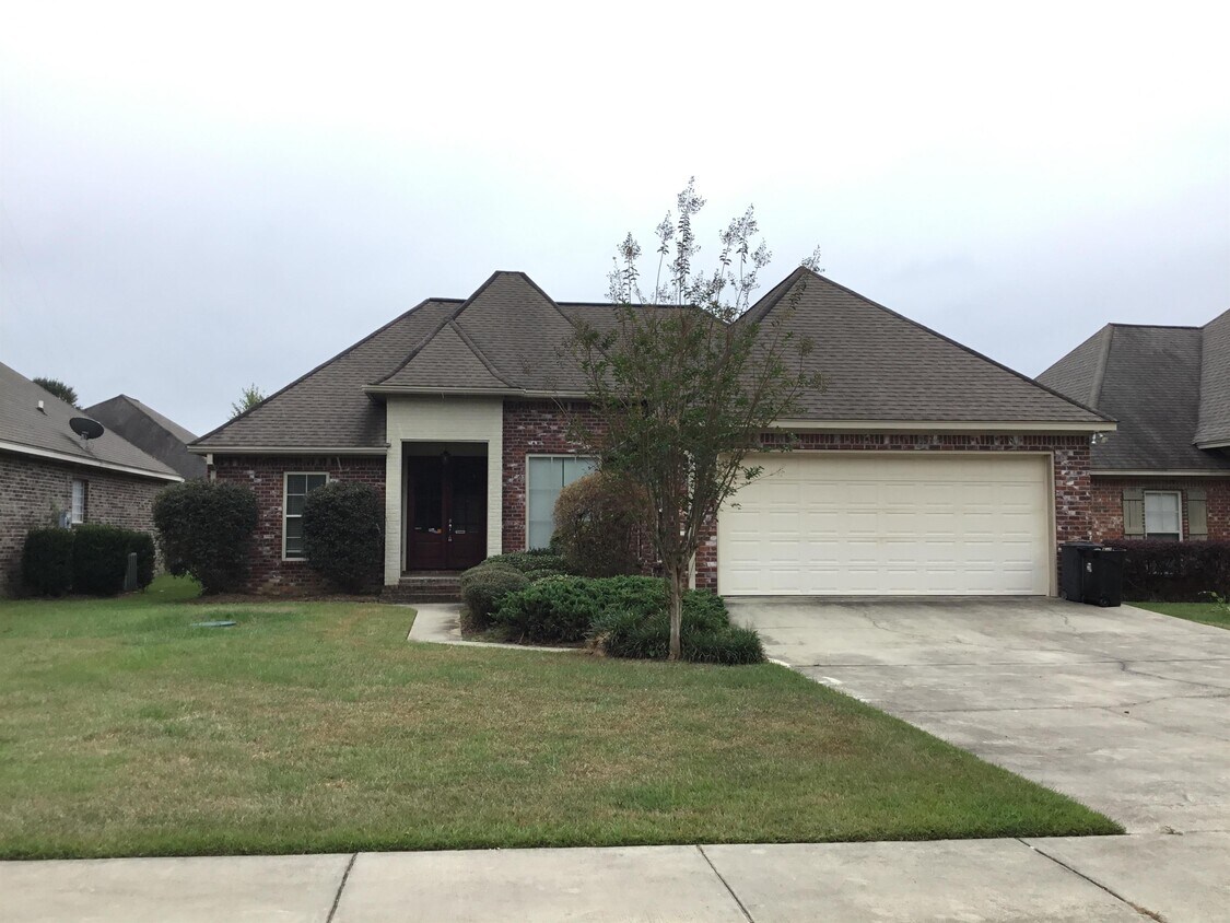 Foto principal - 19 Village Dr