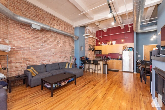 Building Photo - 420 S Clinton St