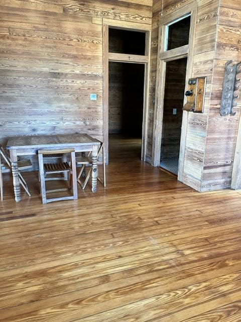 Building Photo - 303 E 20th Ave