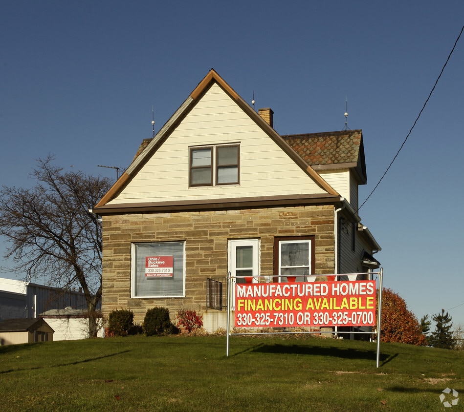 Primary Photo - Evergreen Manor
