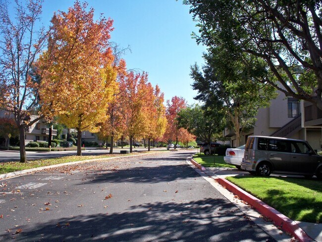 Foto del edificio - 6612 Reservoir Ln