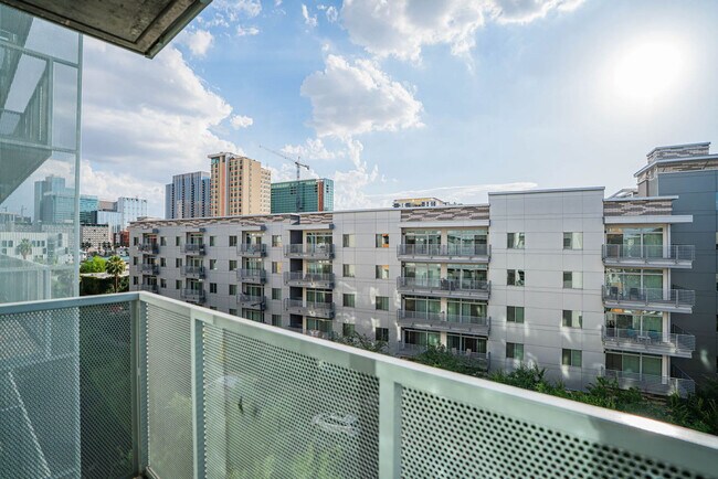 Foto del edificio - 333 E Roosevelt St