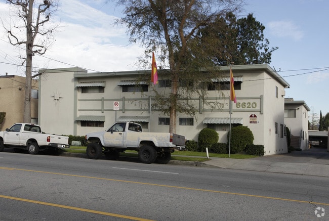 Primary Photo - 6620 Whitsett Ave