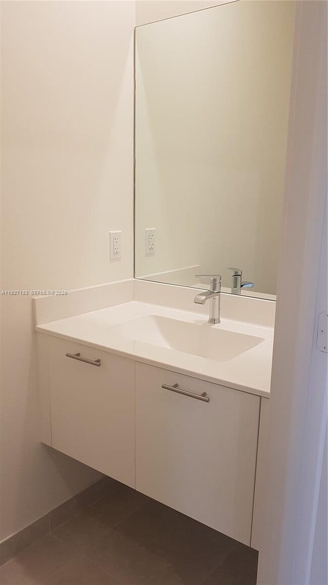 Foto del edificio - 8195 NW 104th Ave