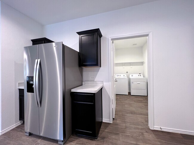 Building Photo - 14923 Cypress Hollow Dr