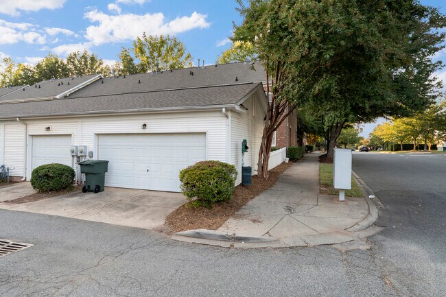 Building Photo - 117 Singleton Rd