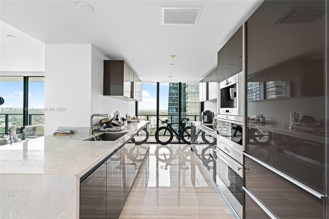 Foto del edificio - 1451 Brickell Ave