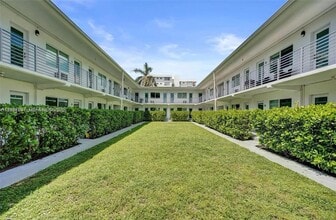 Building Photo - 9270 E Bay Harbor Dr