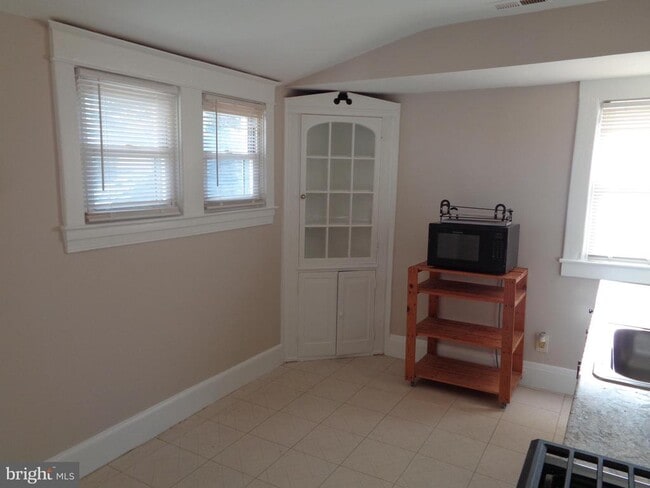 Foto del edificio - 2800 Linwood Ave