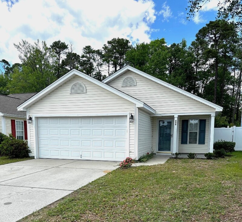 Foto principal - 896 Silvercrest Dr