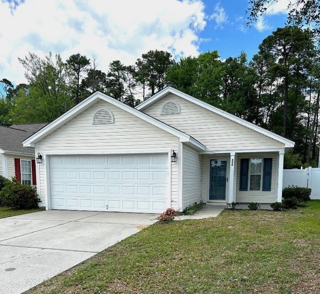 Building Photo - 896 Silvercrest Dr