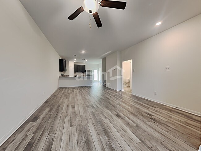 Building Photo - 1211 Treeta Trail