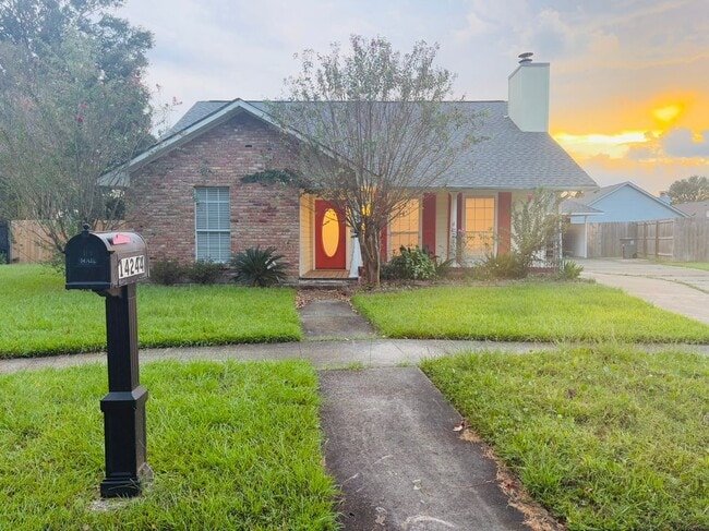 Building Photo - 14244 Teewood Ct