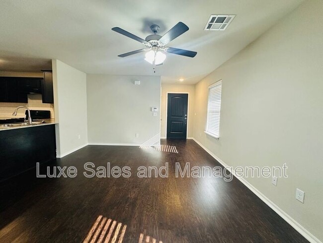 Building Photo - 8808 SW 45th St