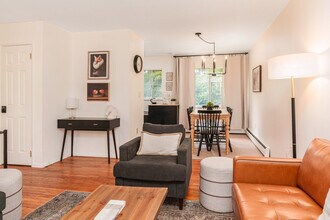 Building Photo - 31 Spa Dr
