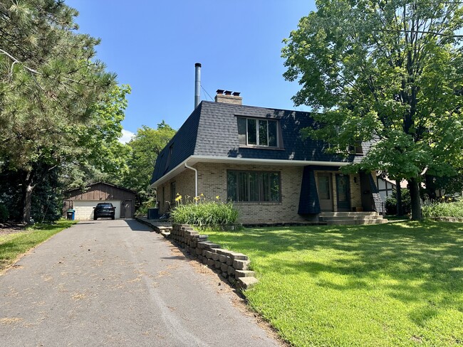 Building Photo - 7301 Glouchester Dr