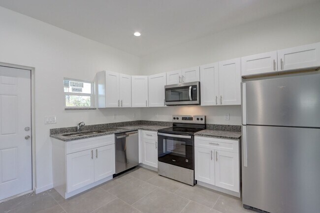 Foto del edificio - Brand New 2/2/1-South Lehigh Acres