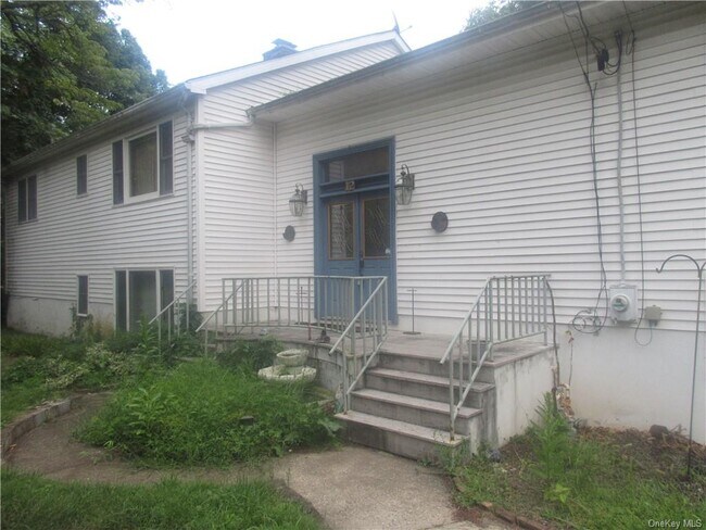 Foto del edificio - 12 Lindbergh Ln