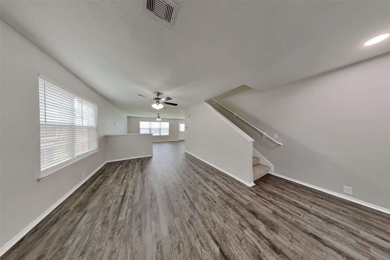 Primary Photo - 14906 Sugarhollow Dr