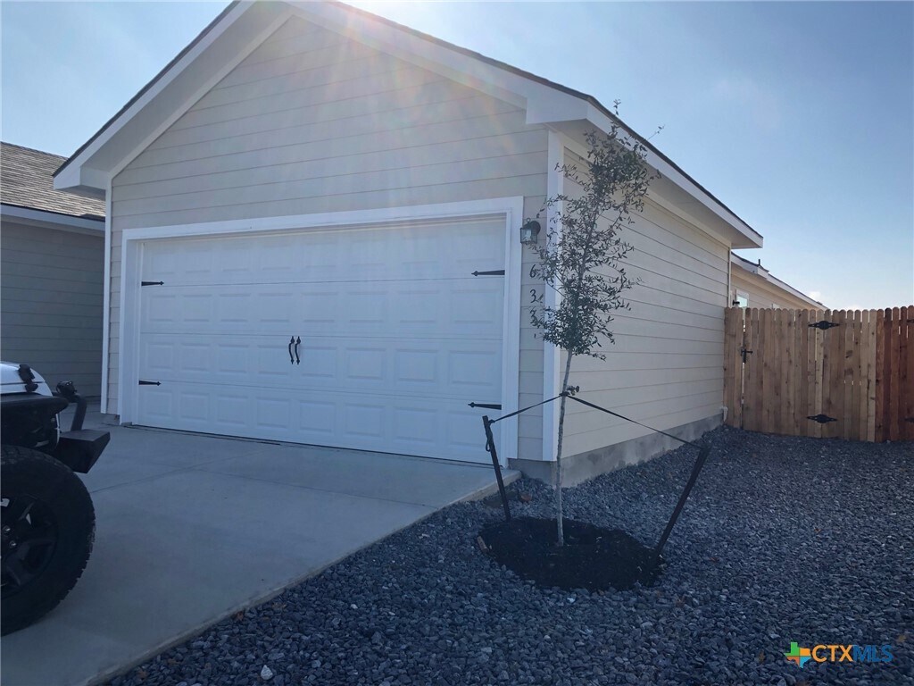 Foto principal - 635 Ashers Pl