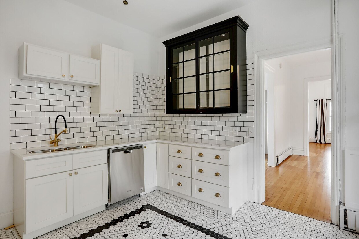 Primary Photo - 1781 Selby Ave