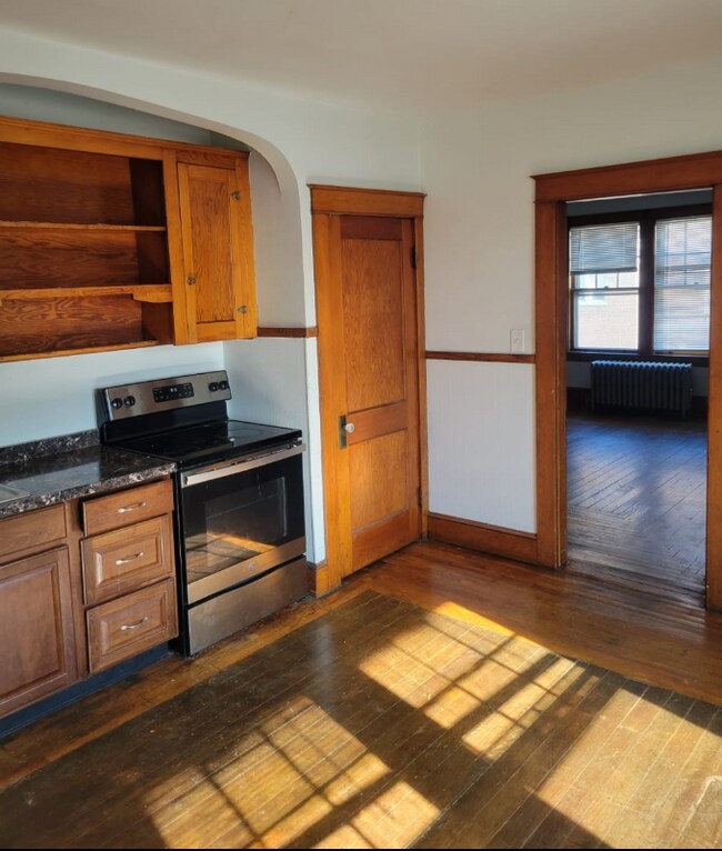 Foto del edificio - 3-23E Amherst St
